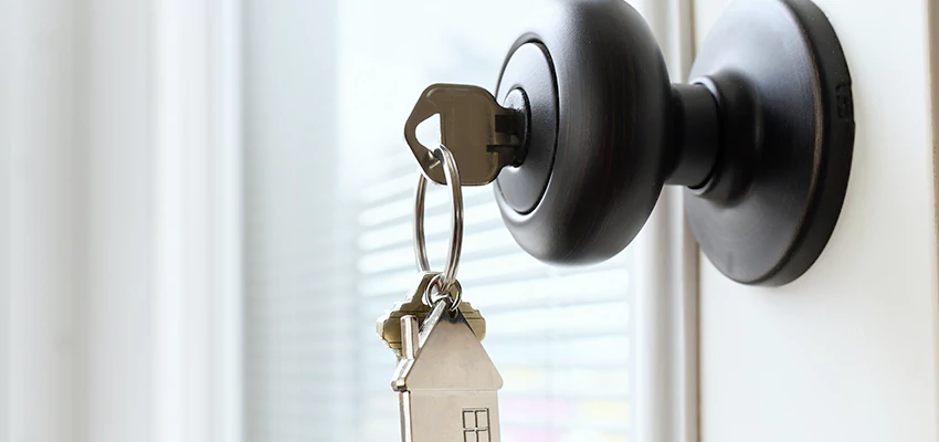 Bifold Door Knob Replacement in South Pasadena, California